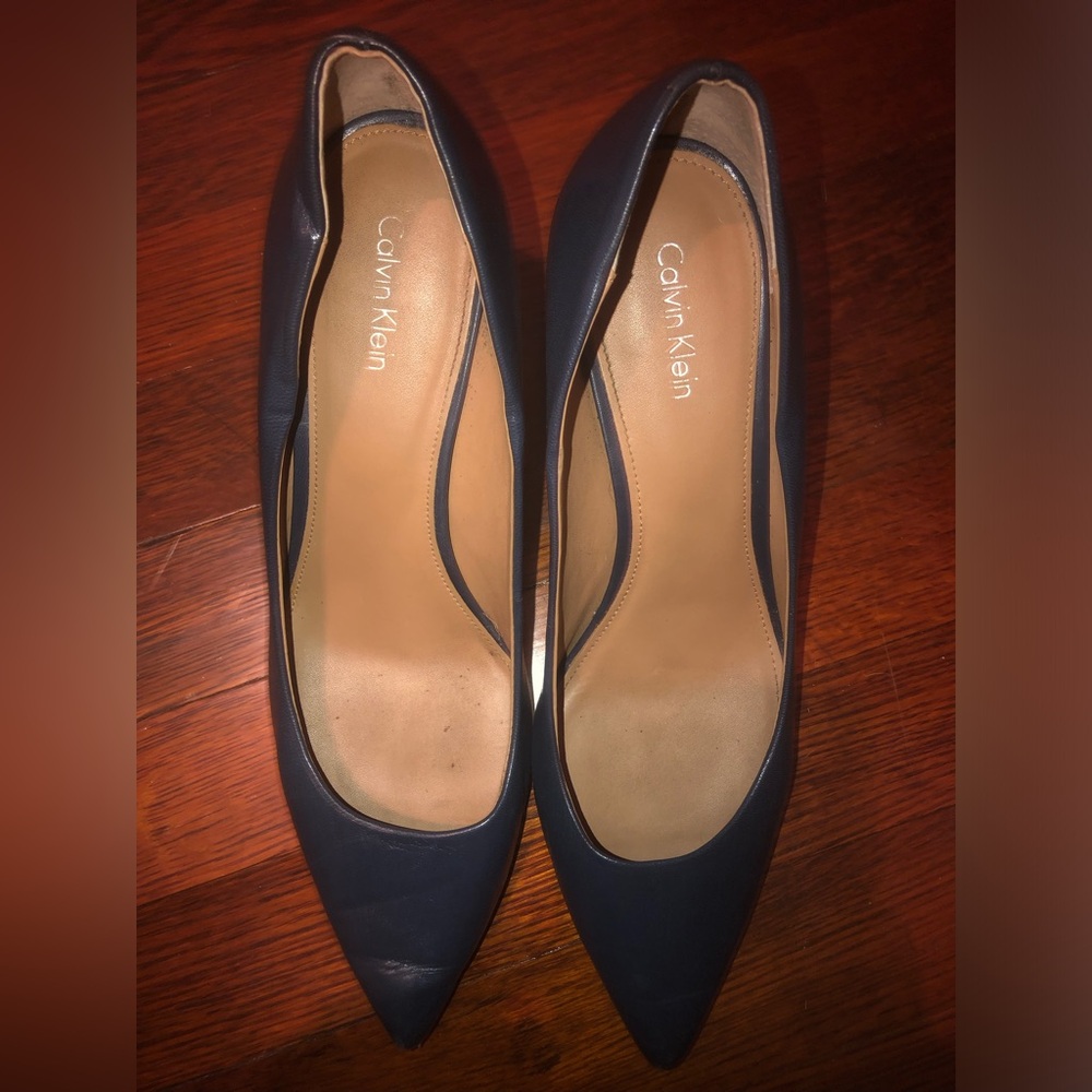 Calvin Klein Size 9 Navy Heels
